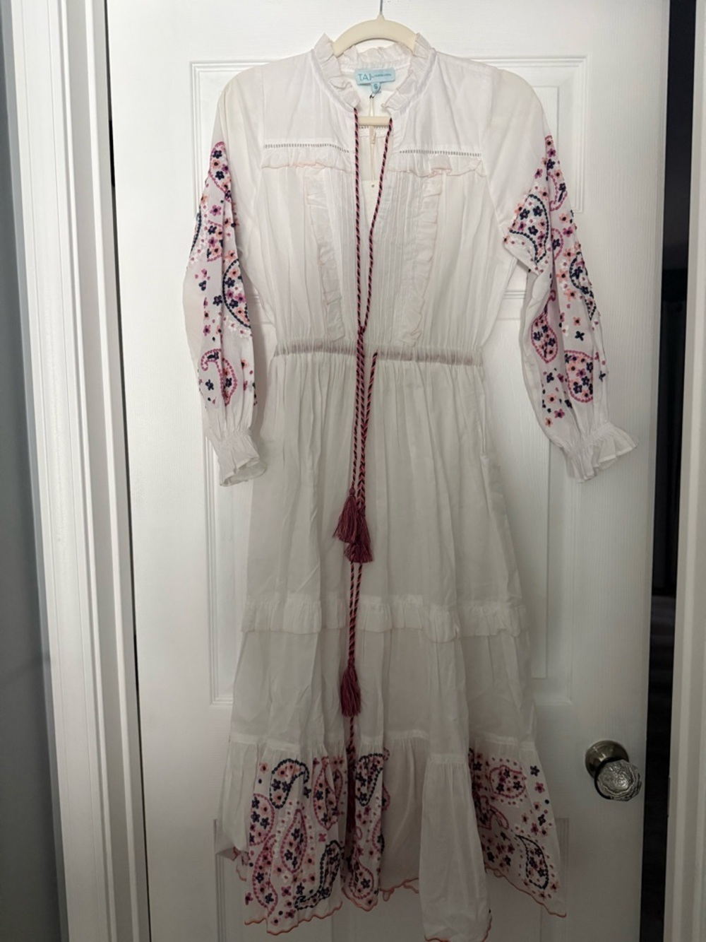 TAJ by Sabrina Crippa White Maxi Dress w\Pink & Navy Embroidery Size Small NWT